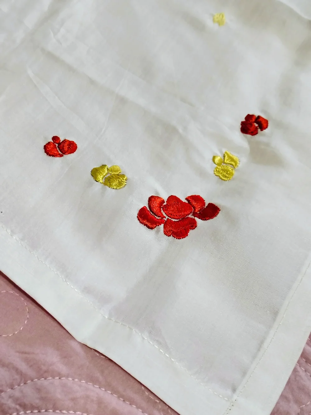 Vintage Hand Made Embroidered Tablecloth Vibrant Flowers On Ivory 26